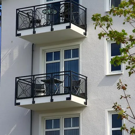 Schmidt Haus Huhnergott * Sellin (Rugen)